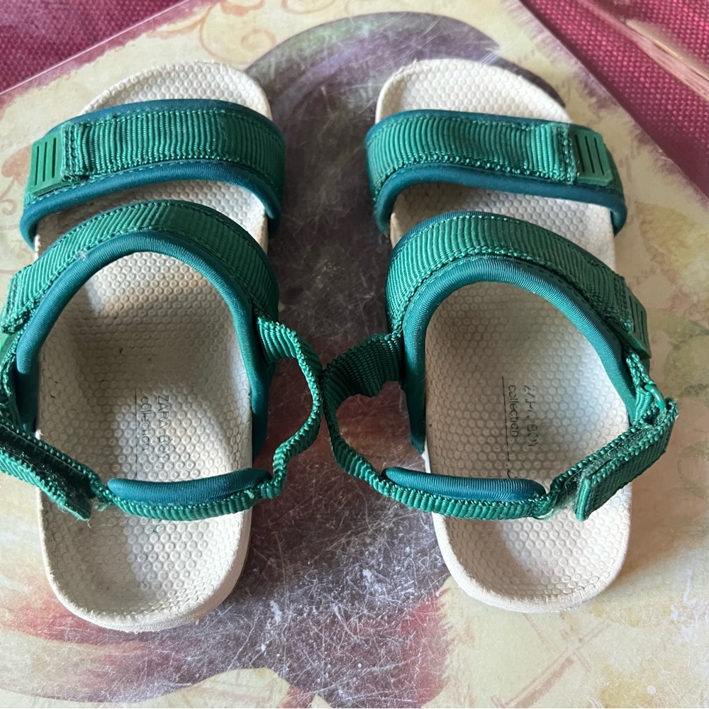 Zara Green Outdoor Sandals with Adjustable Straps